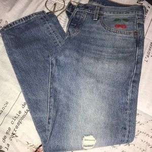 Levis women jean 501